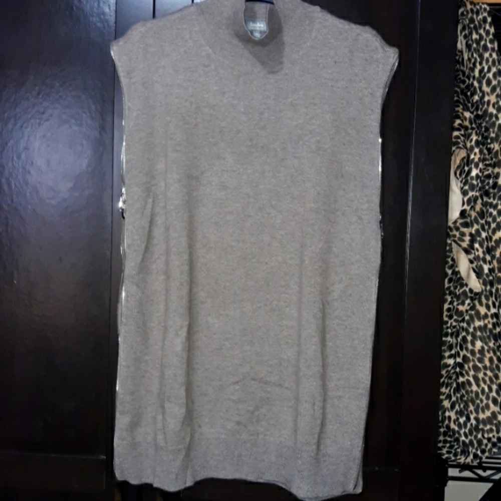 Neiman's Marcus Cashmere sleeveless sweater; dual zip zipper along seam side